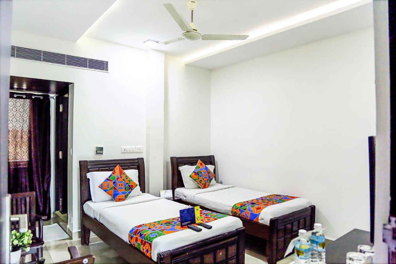Fabexpress Essvee Mg Road Vijayawada Hotel Екстериор снимка