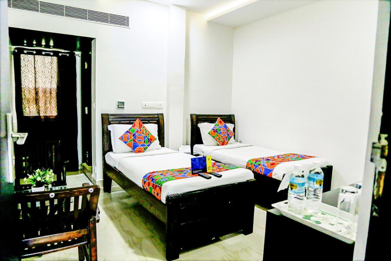 Fabexpress Essvee Mg Road Vijayawada Hotel Екстериор снимка