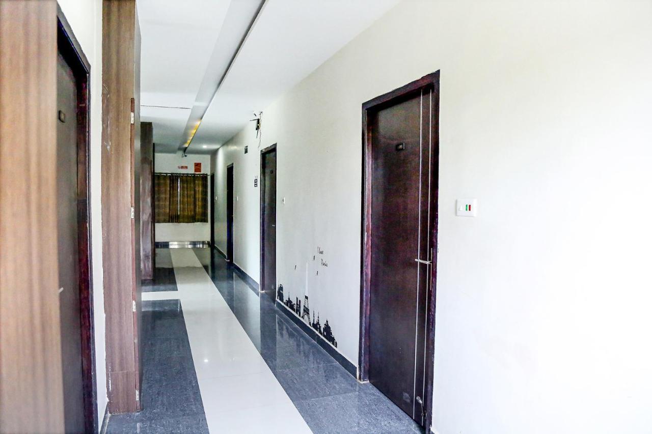 Fabexpress Essvee Mg Road Vijayawada Hotel Екстериор снимка