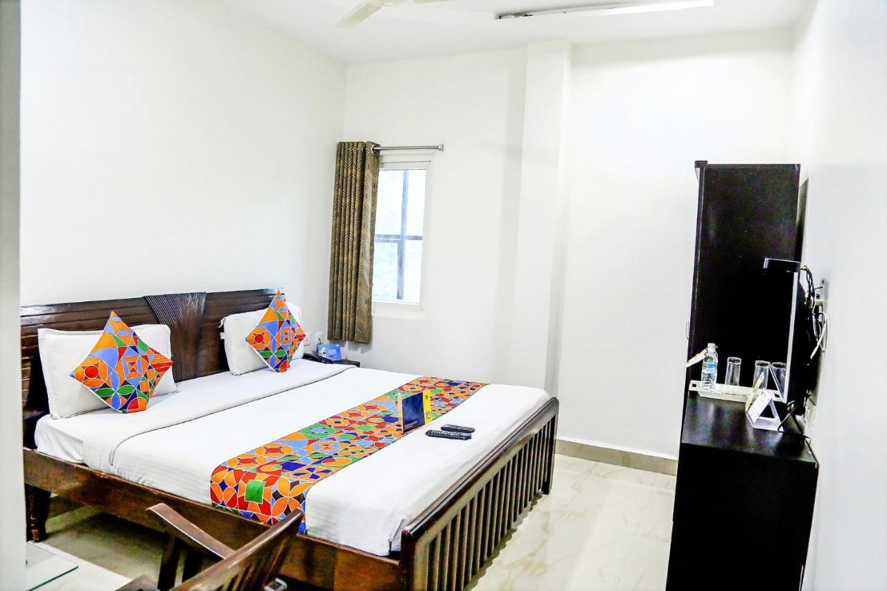 Fabexpress Essvee Mg Road Vijayawada Hotel Екстериор снимка